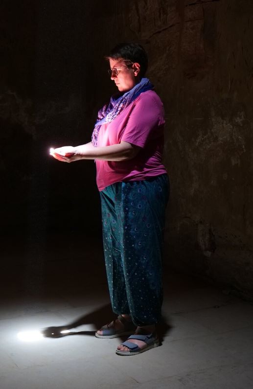 Theresia Berger im Lichtstrahl